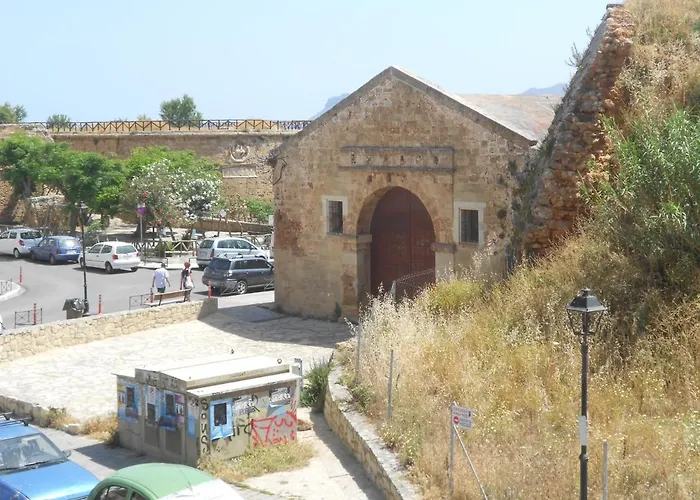 Domus Nicola * La Canea